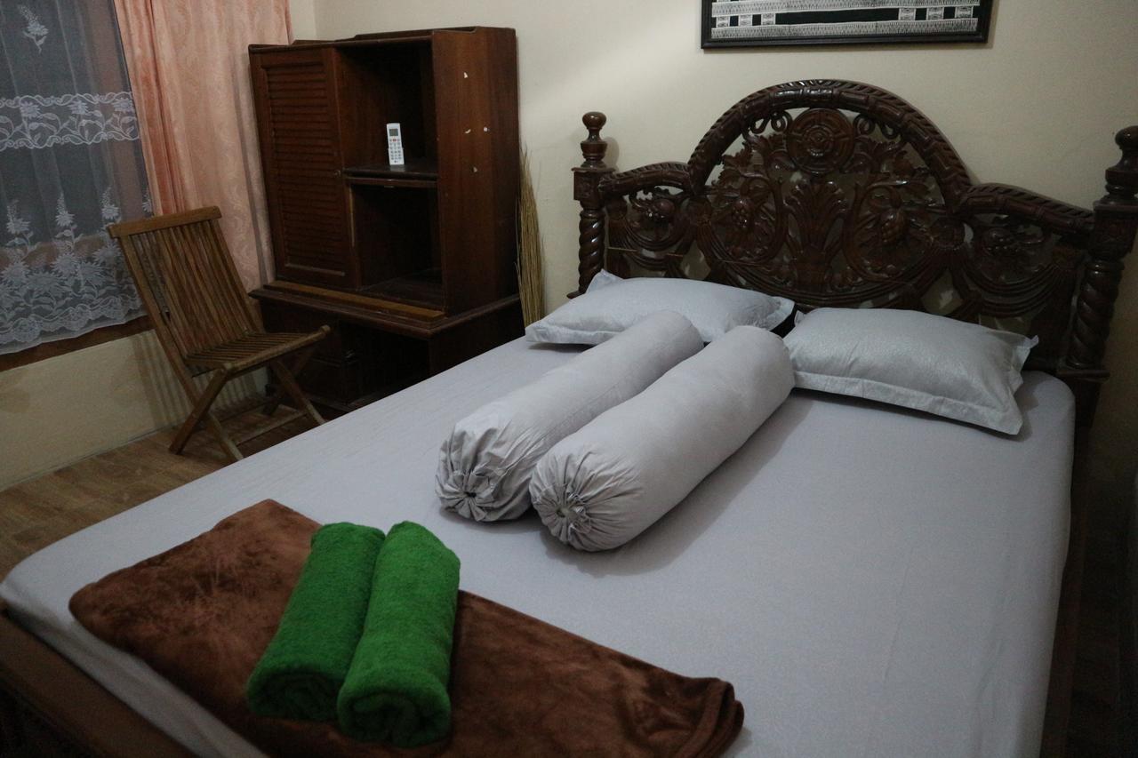 Kembar Guesthouse Yogyakarta Exterior photo