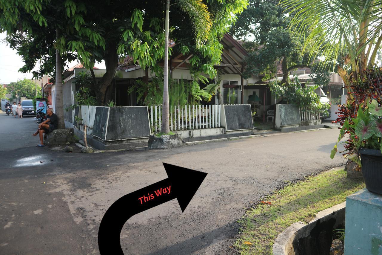 Kembar Guesthouse Yogyakarta Exterior photo